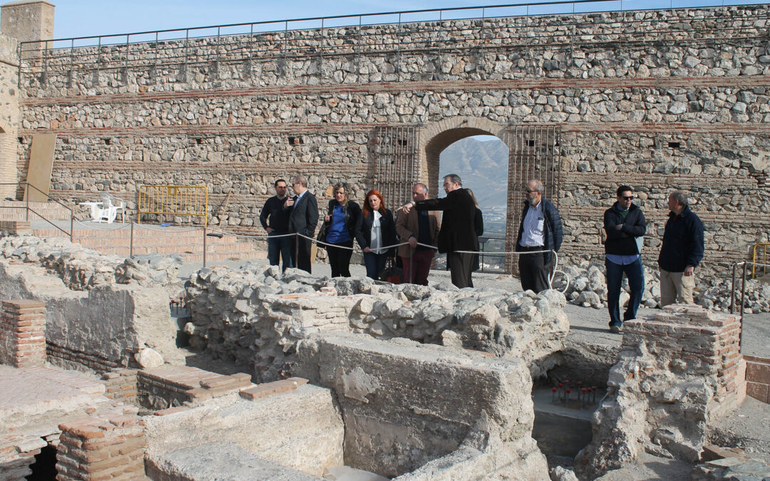 El castillo árabe de Salobreña abre sus puertas de manera provisional