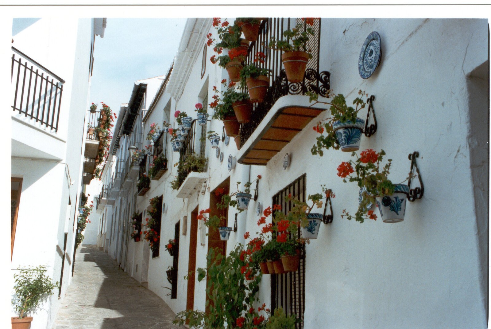 Salobrena. Calle Real En Casco Antiguo