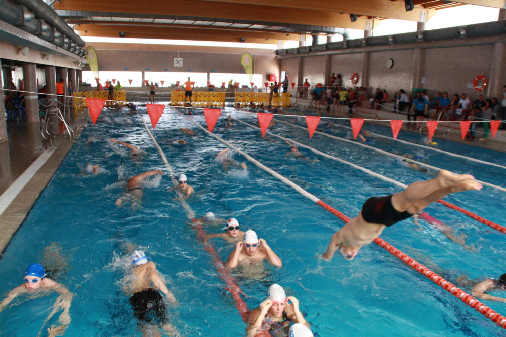 Reserva tu sesión en piscina climatizada de salobreña online