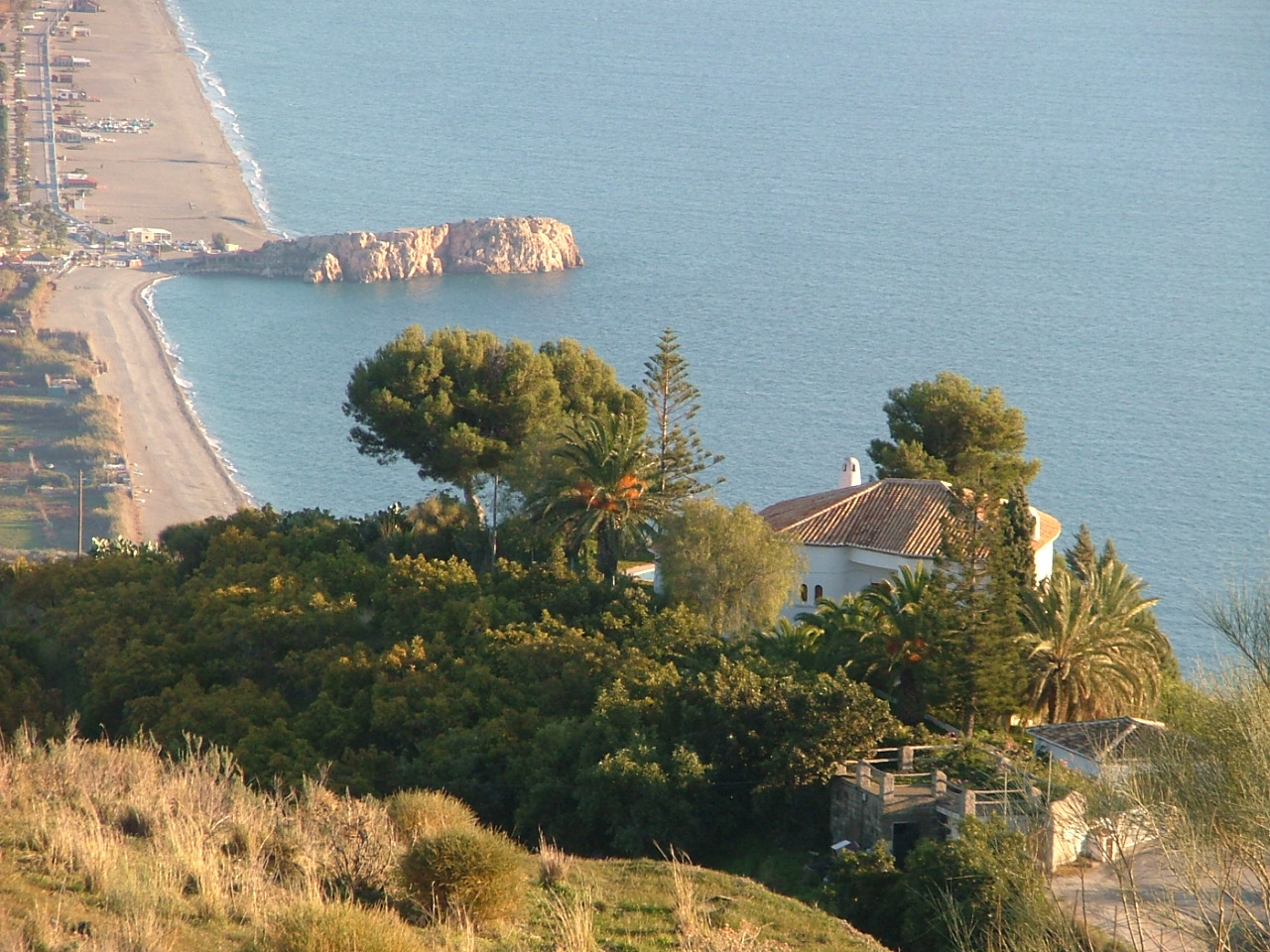 Playa Desde El Monte De Los Almendros 1